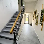 Brivibas - West / East, Free Privat Parking, Free Wifi, Self Check-in Apartamento