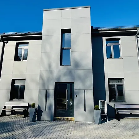Brivibas - West / East, Free Privat Parking, Free Wifi, Self Check-in Apartment *