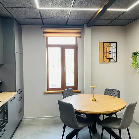 Brivibas - West / East, Free Privat Parking, Free Wifi, Self Check-in Riga