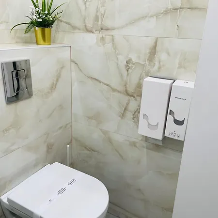Brivibas - West / East, Free Privat Parking, Free Wifi, Self Check-in Apartment Riga