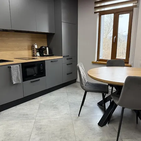 Brivibas - West / East, Free Privat Parking, Free Wifi, Self Check-in * Riga