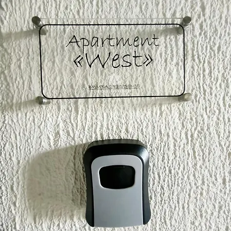 Brivibas - West / East, Free Privat Parking, Free Wifi, Self Check-in Apartment Riga