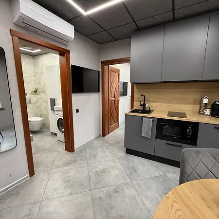 Brivibas - West / East, Free Privat Parking, Free Wifi, Self Check-in * ריגה