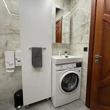Apartment Brivibas - West / East, Free Privat Parking, Free Wifi, Self Check-in *