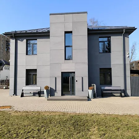 Brivibas - West / East, Free Privat Parking, Free Wifi, Self Check-in * Riga