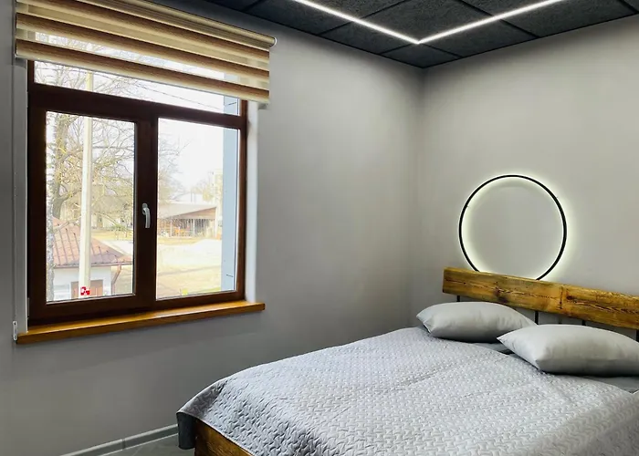 Brivibas - West / East, Free Privat Parking, Free Wifi, Self Check-in