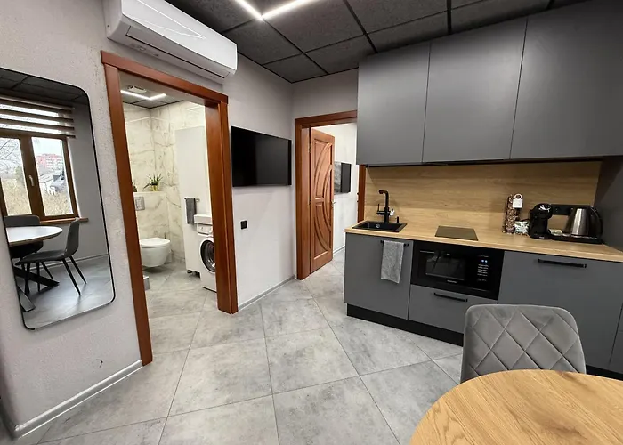 Brivibas - West / East, Free Privat Parking, Free Wifi, Self Check-in * Рига