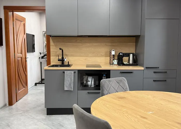 Brivibas - West / East, Free Privat Parking, Free Wifi, Self Check-in Апартаменты *