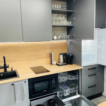 Apartament Brivibas - West / East, Free Privat Parking, Free Wifi, Self Check-in Ryga