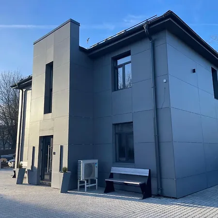 Brivibas - West / East, Free Privat Parking, Free Wifi, Self Check-in * Ryga