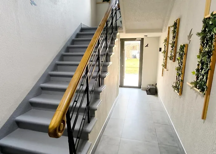 Brivibas - West / East, Free Privat Parking, Free Wifi, Self Check-in Dzīvoklis