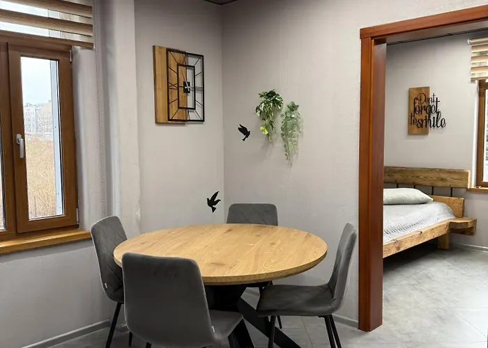 Brivibas - West / East, Free Privat Parking, Free Wifi, Self Check-in