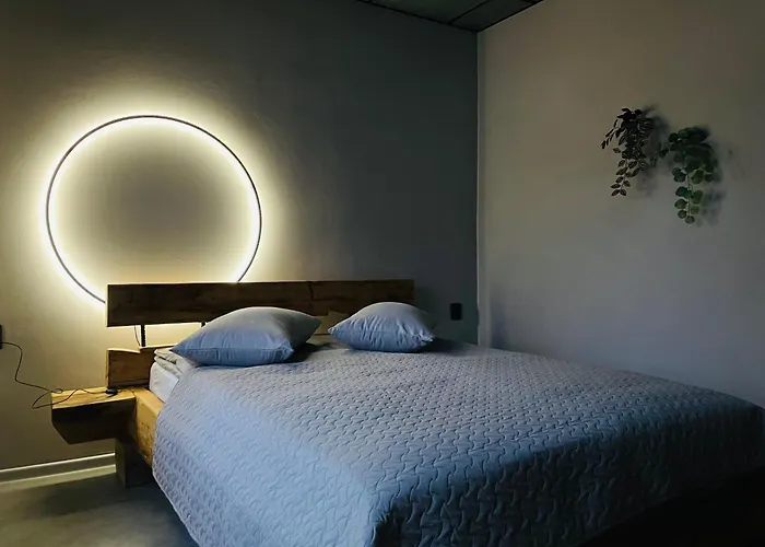 Brivibas - West / East, Free Privat Parking, Free Wifi, Self Check-in Διαμέρισμα Ρίγα